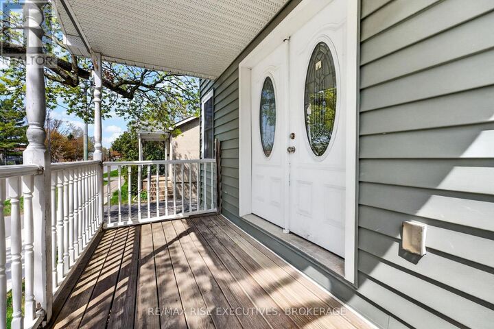 Property Photo: 29 Seventh Avenue ON K7K 2M2