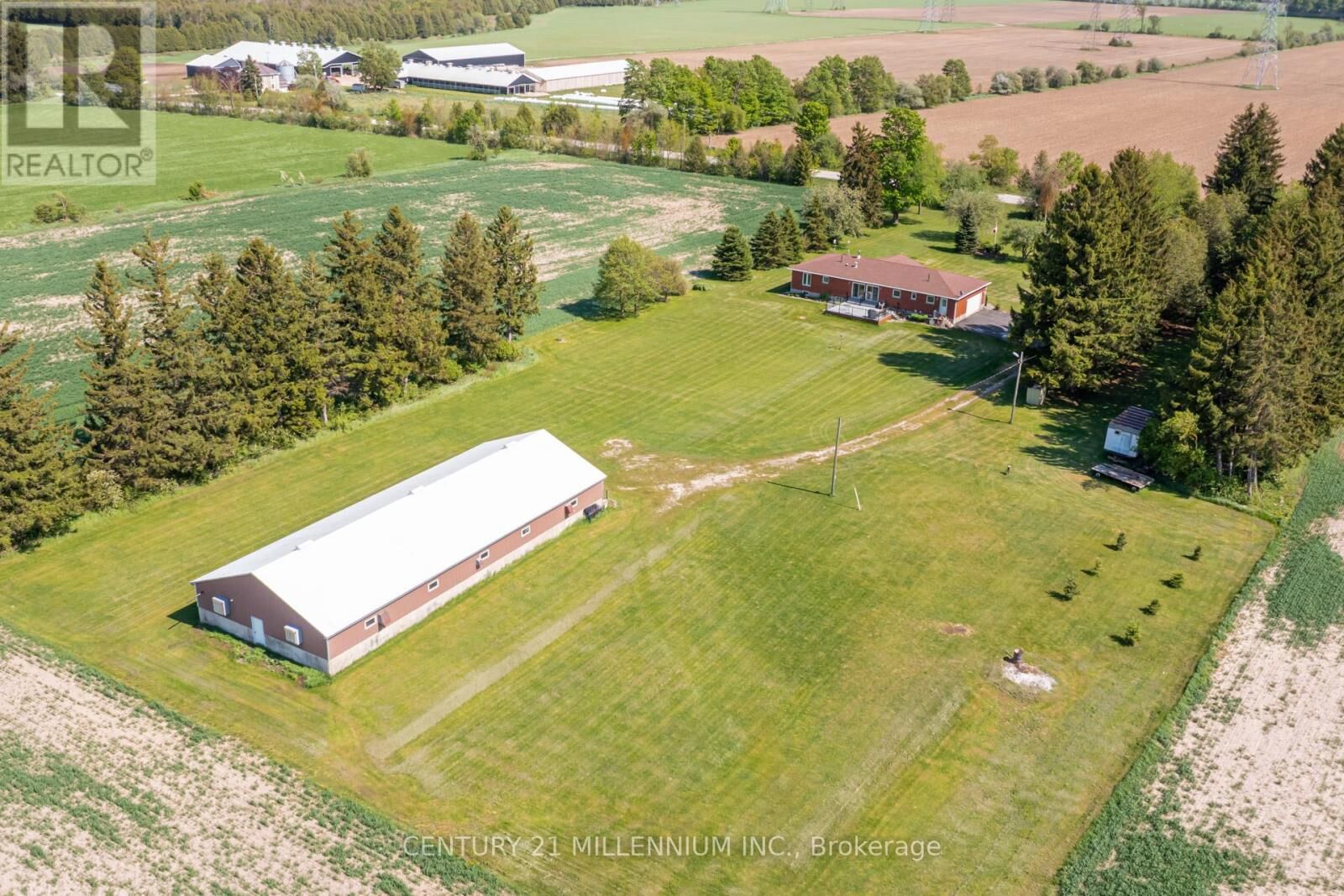 Property Photo:  402047 County Rd 15  ON L9W 0Z2 