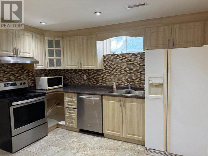 Property Photo: 5689 Sidmouth Street Lower ON L5V 2H1