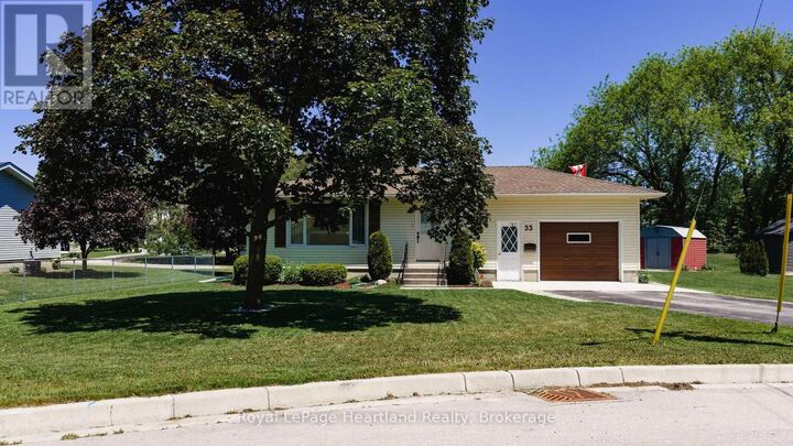 Property Photo:  33 North Street  ON N0K 1G0 