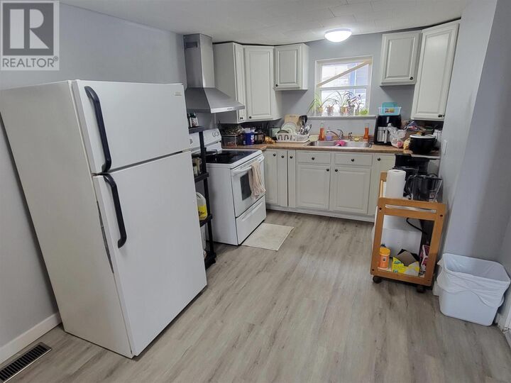 Property Photo:  119 Grosvenor Ave  ON P6B 2M2 