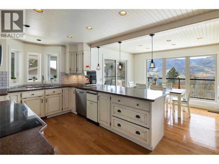 Property Photo:  277 Clifton Road North  BC V1V 1N3 