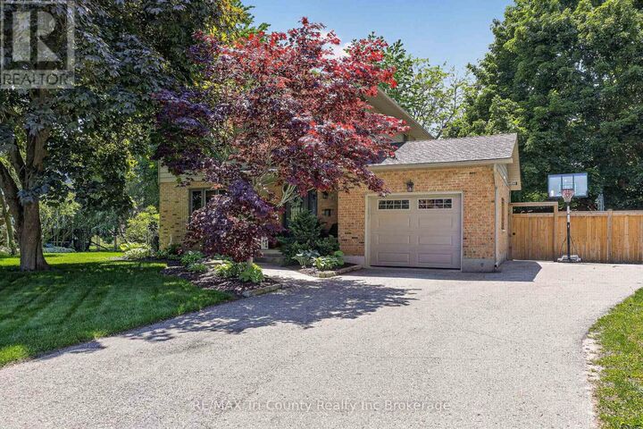 Property Photo:  11 Adams Avenue  ON N4G 4X3 