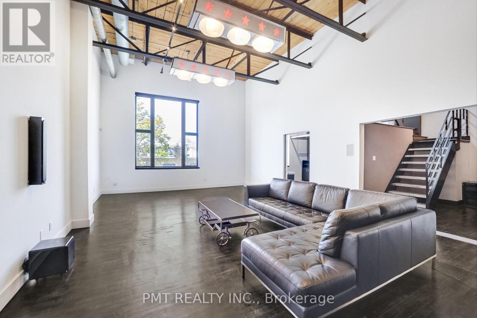 Property Photo:  676 Richmond Street West 210  ON M6J 1C3 
