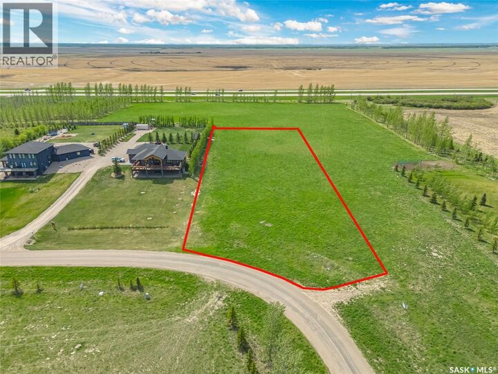 Property Photo:  32 Sunrise Drive N  SK S0K 1K0 