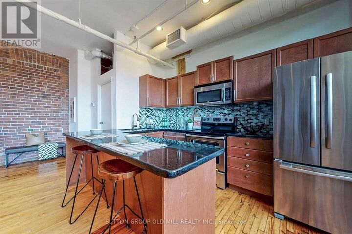 Property Photo:  121 Prescott Avenue 11  ON M6N 3G8 