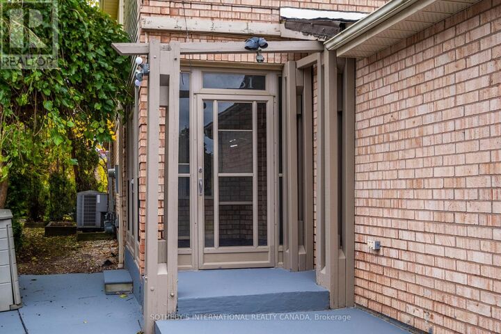 Property Photo:  3631 Cherrington Crescent  ON L5L 5C6 