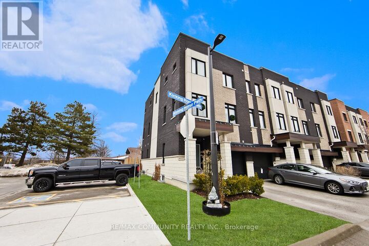 Property Photo:  984 Kicking Horse Path  ON L1J 0B4 