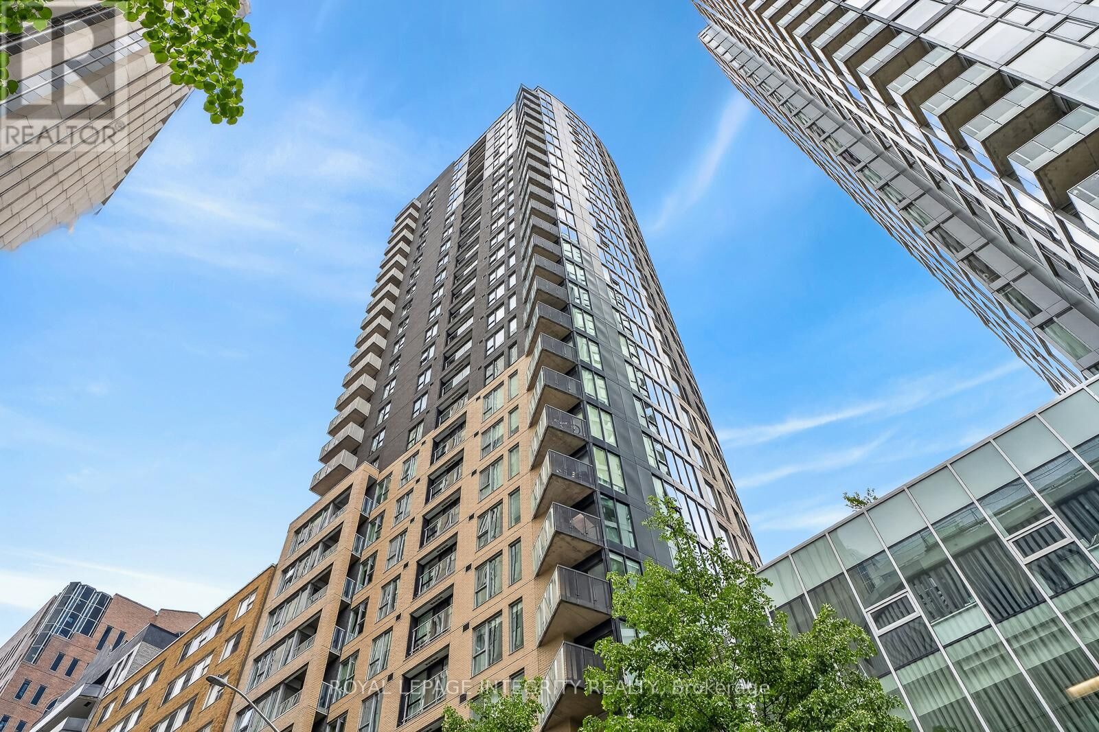 Property Photo:  40 Nepean Street 2102  ON K2P 0X5 