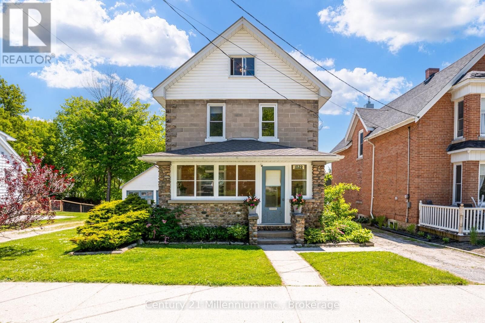 Property Photo:  1839 4th Avenue West  ON N4K 4X9 