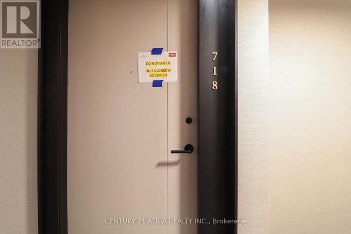 Property Photo:  858 Dupont Street 718  ON M6G 0C1 