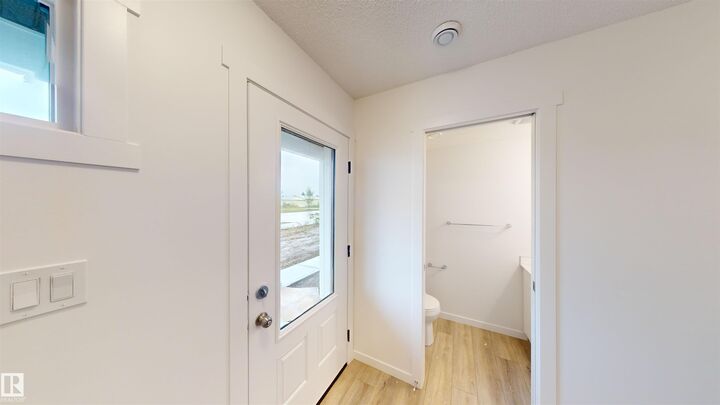 Property Photo:  29 Airport Road NW 6  AB T5G 3K8 