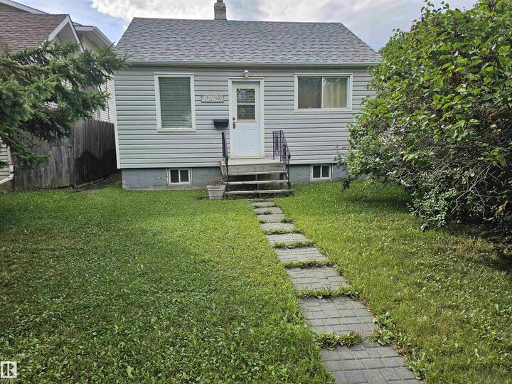 10438 147 Street NW — photo 1
