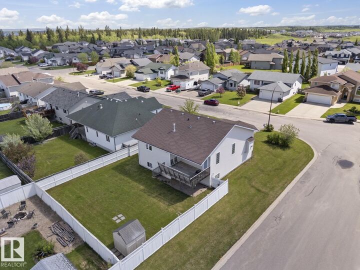Property Photo: 2613 6 Avenue AB T9M 2C7