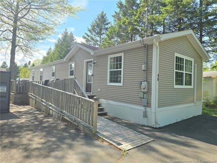 Property Photo:  90 McNulty Avenue  NB E1H 1H8 