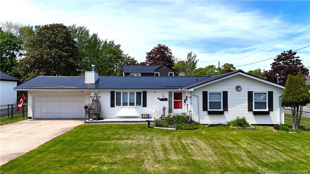 Property Photo:  122 Ernest Street  NB E5B 2E3 