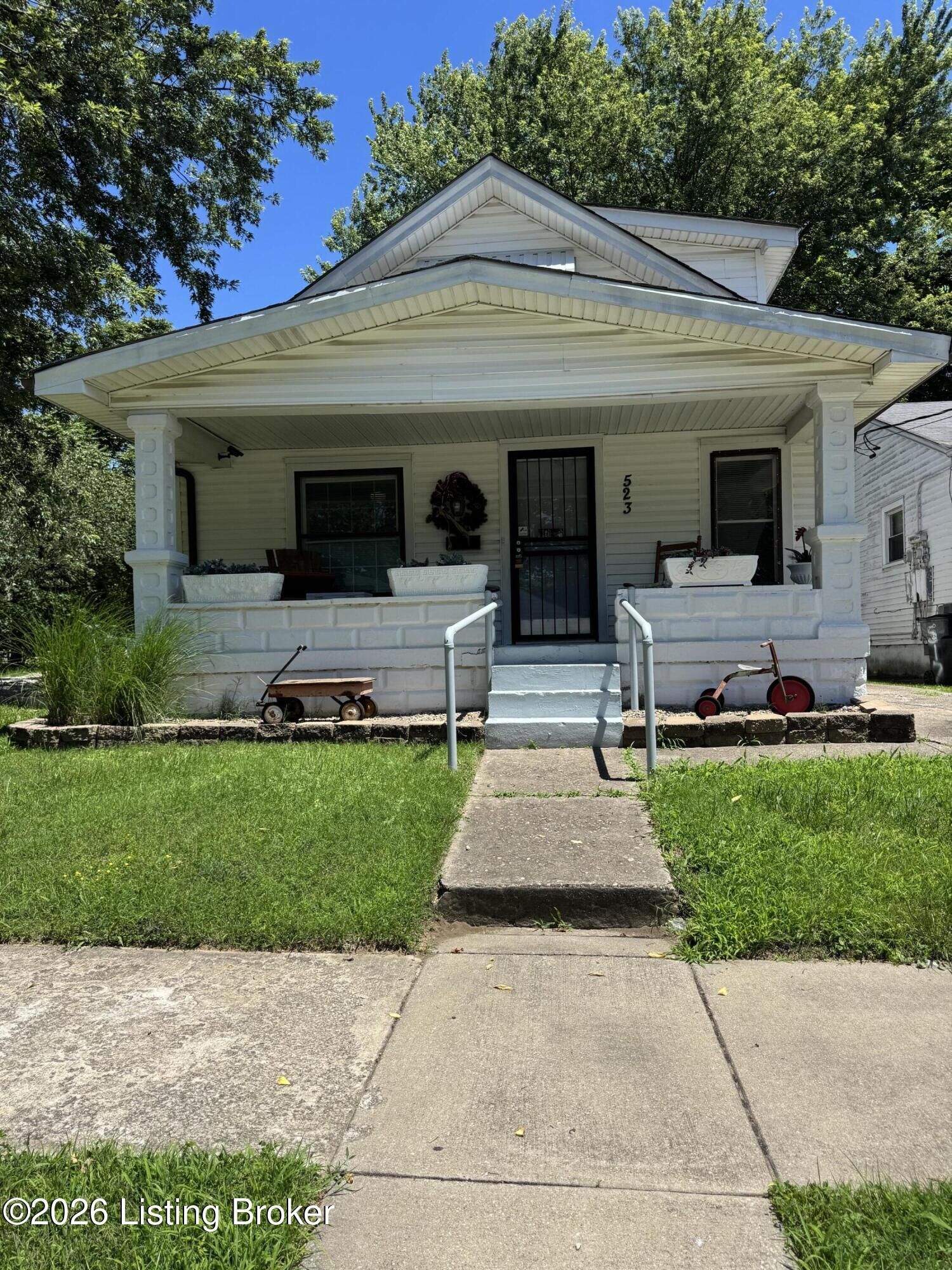 Property Photo: 523 N 34th St KY 40212