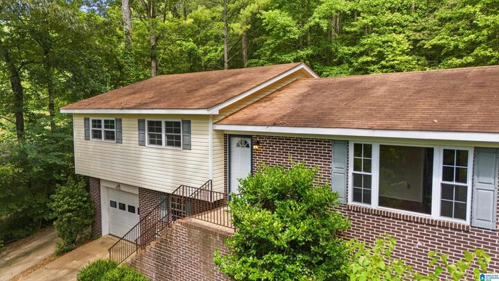 Property Photo: 215 Oak Ridge Drive AL 35121