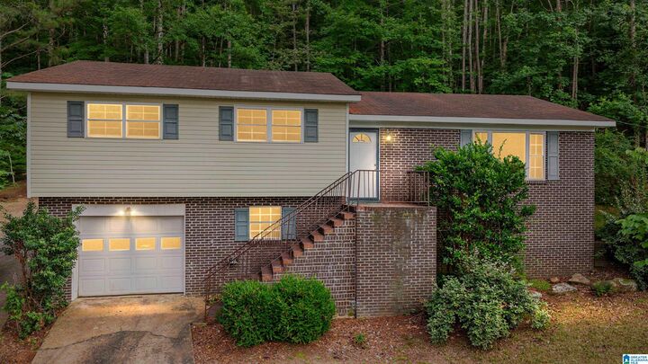 Property Photo:  215 Oak Ridge Drive  AL 35121 
