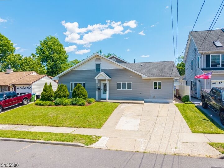 Property Photo:  24 Winthrop Rd  NJ 08817 