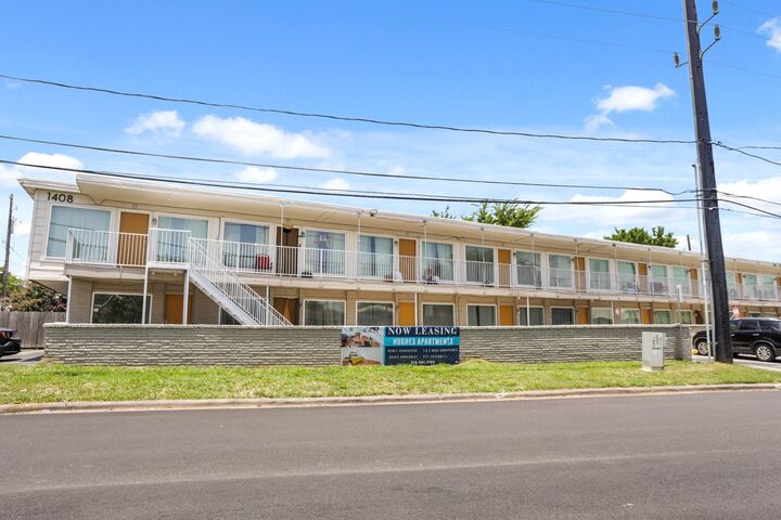 Property Photo:  1408 Hughes Street 8  TX 77023 