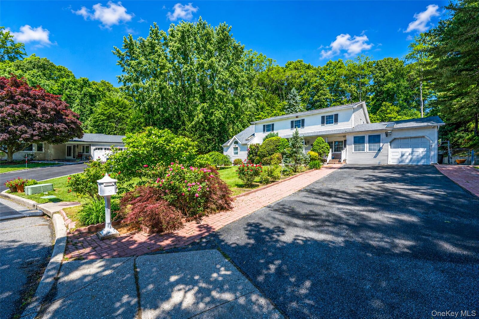 Property Photo:  7 New Jersey Court  NY 11746 
