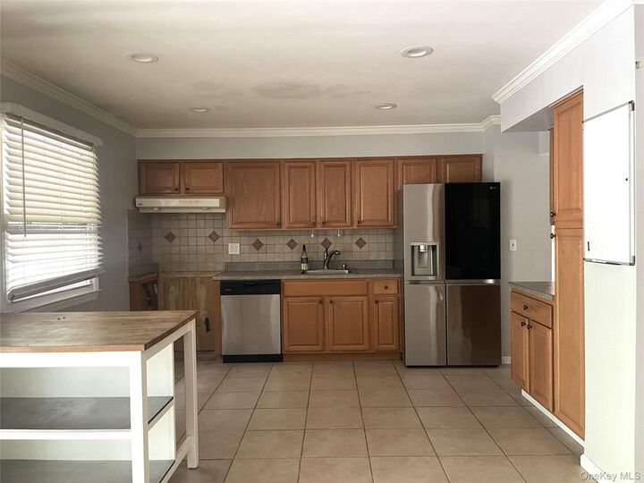 Property Photo:  712 Manette Lane  NY 10989 