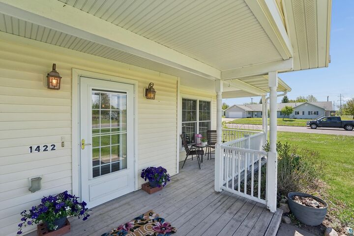 Property Photo:  1422 New York Ave 6  WI 54880 