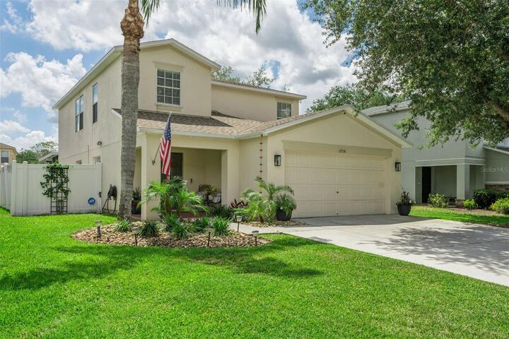 Property Photo:  12516 Saulston Place  FL 34669 