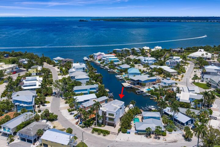 Property Photo:  201 N Harbor Drive  FL 34217 