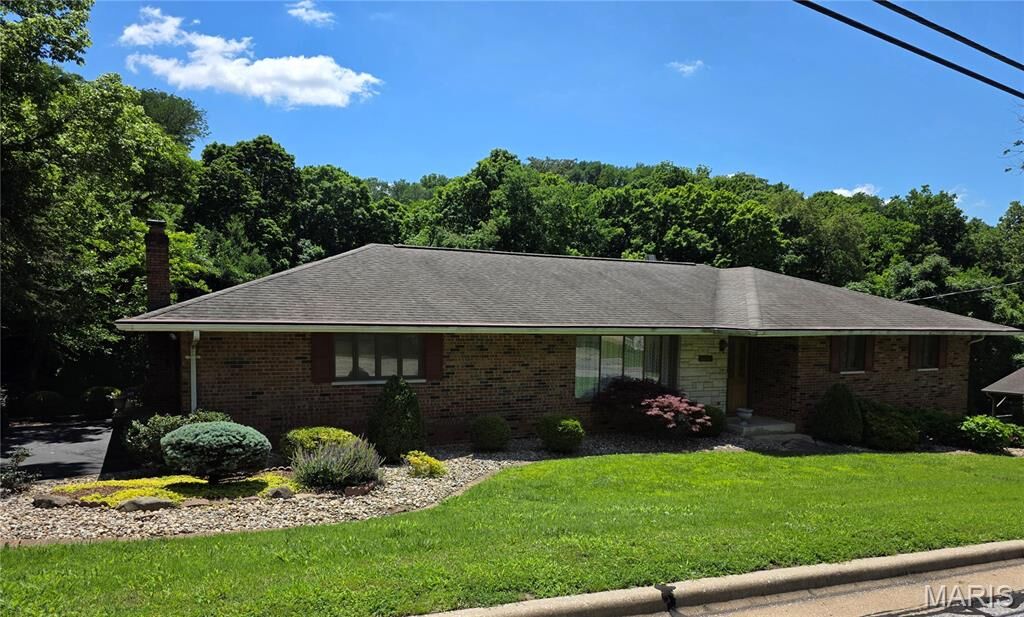 Property Photo:  1418 W Main Street  IL 62234 
