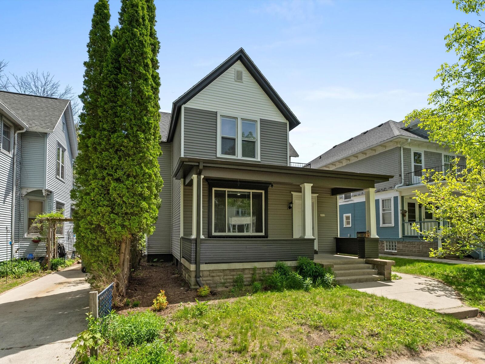 Property Photo:  1823 N 7th St  WI 53081 