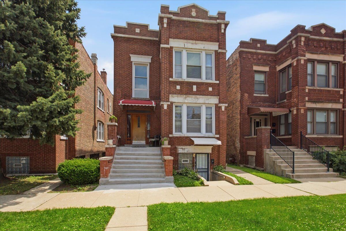 Property Photo:  5431 S Hermitage Avenue  IL 60609 
