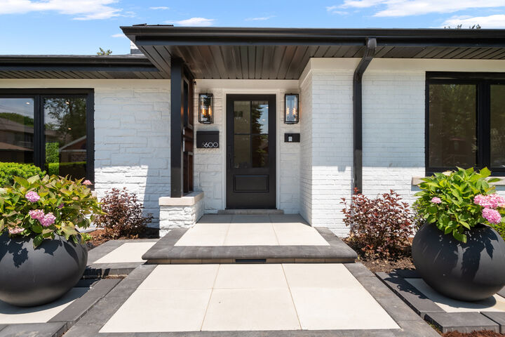 Property Photo:  6600 N Kenton Avenue  IL 60712 