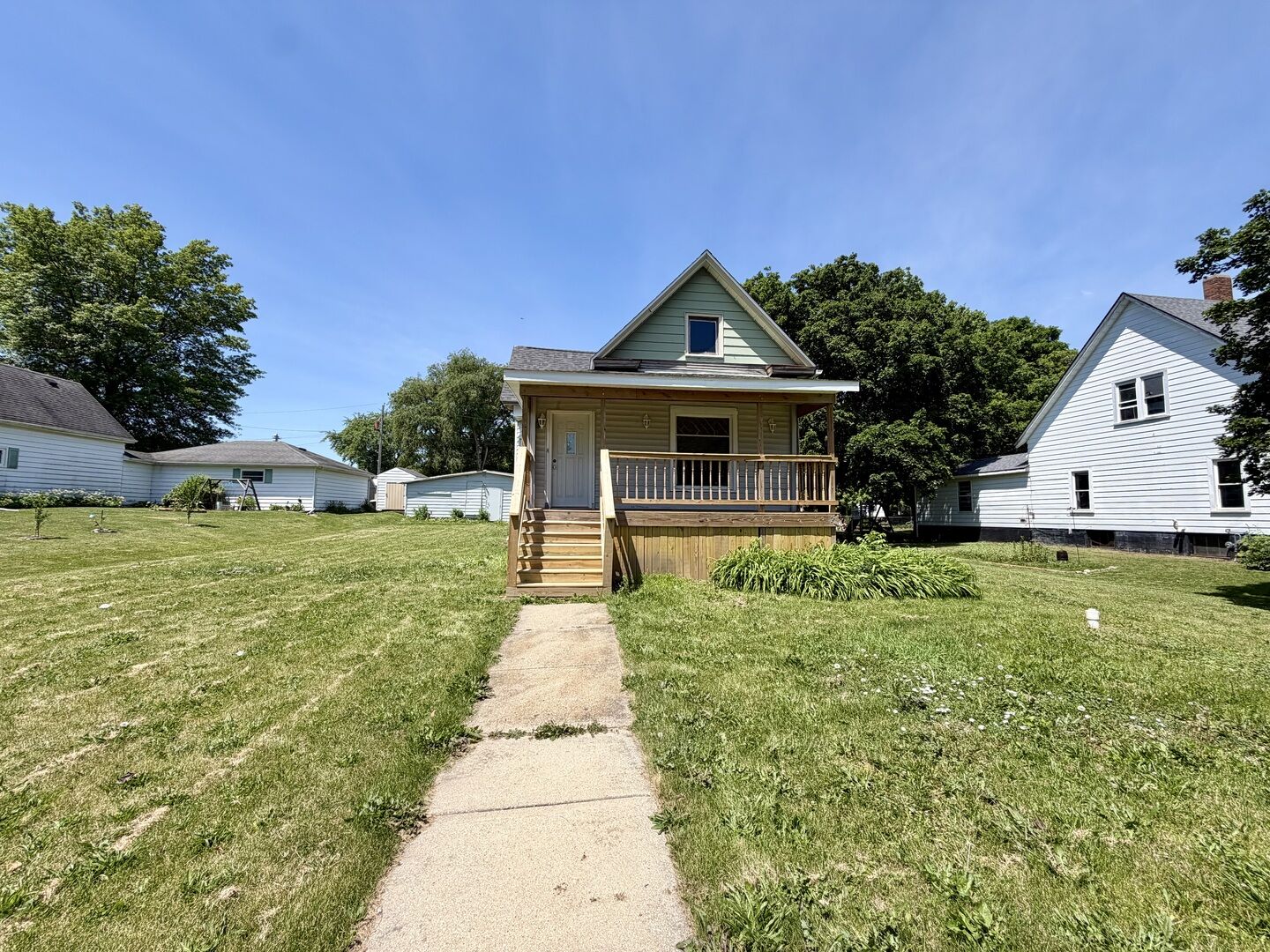 Property Photo:  38 Maple Street  IL 61769 