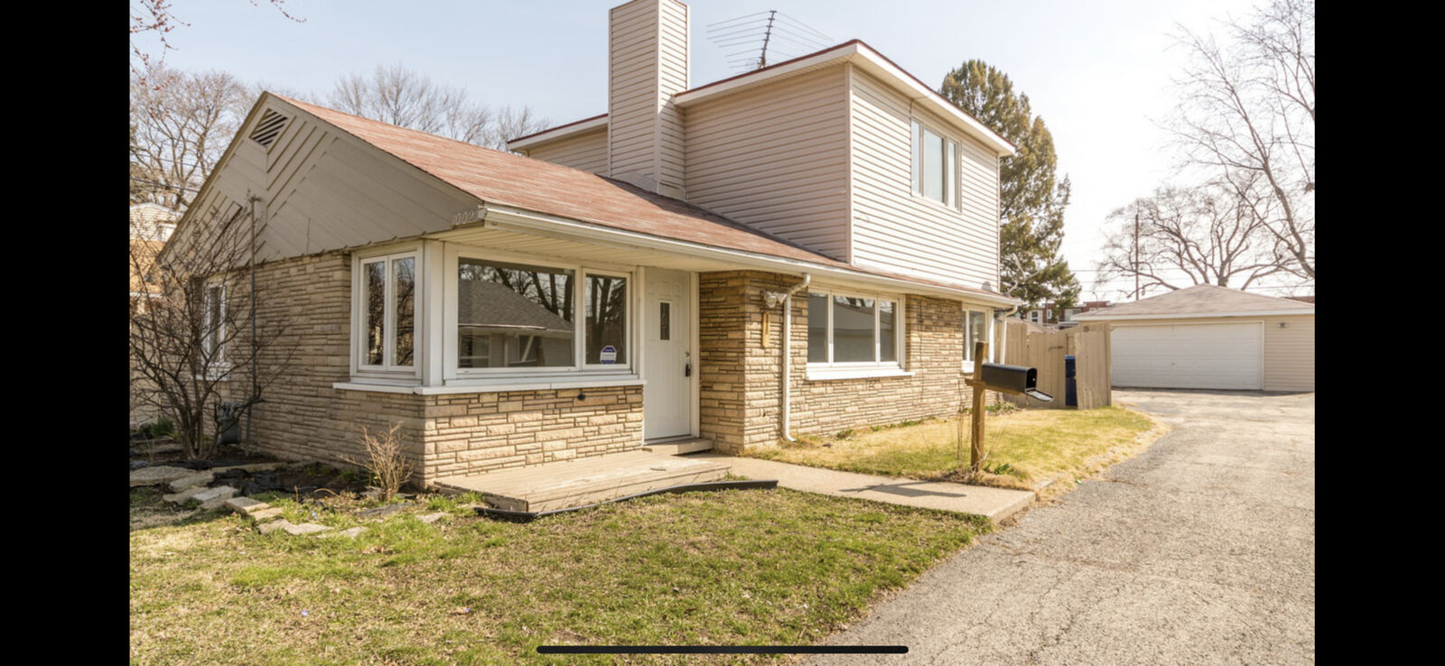 Property Photo: 10029 Harnew Road E IL 60453