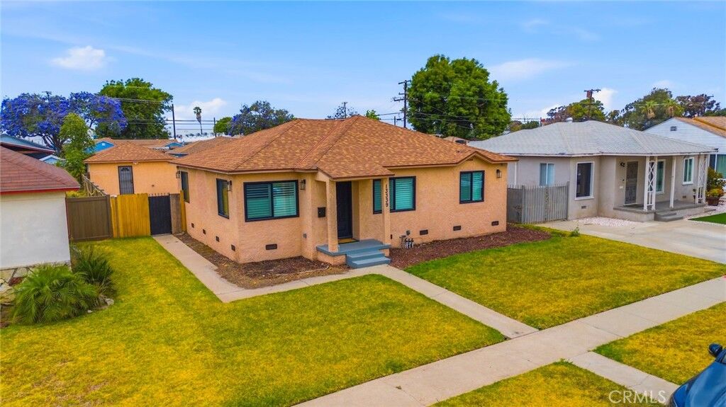 Property Photo:  13339 Crocker  CA 90061 