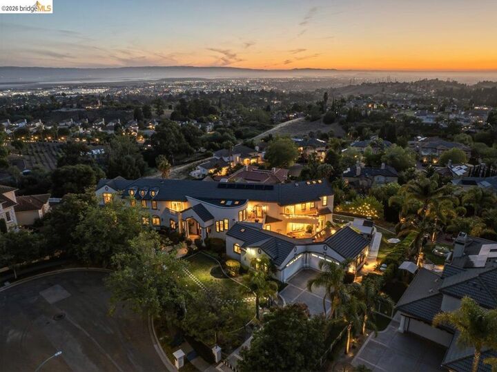 Property Photo:  44969 Vista Del Sol  CA 94539 