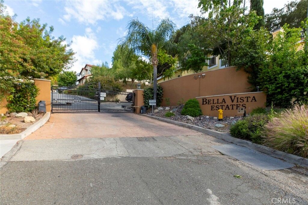 Property Photo: 23811 Bella Vista Drive CA 91321