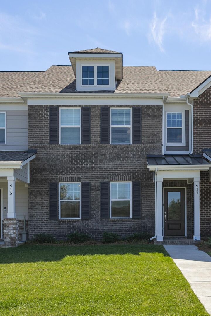 Property Photo: 517 Swanholme Dr TN 37128
