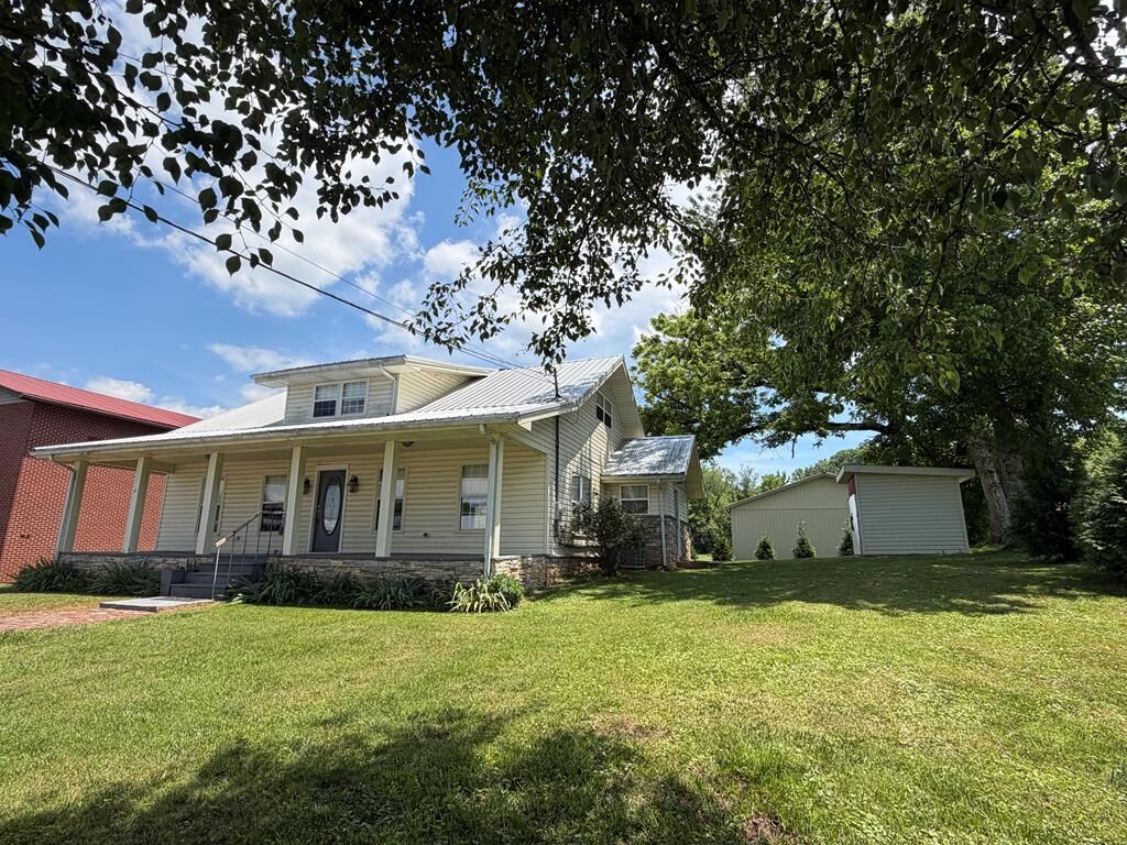 Property Photo:  17 Town Square Road  GA 30560 