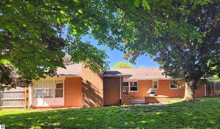 Property Photo: 540 Fairlane Drive MI 48801