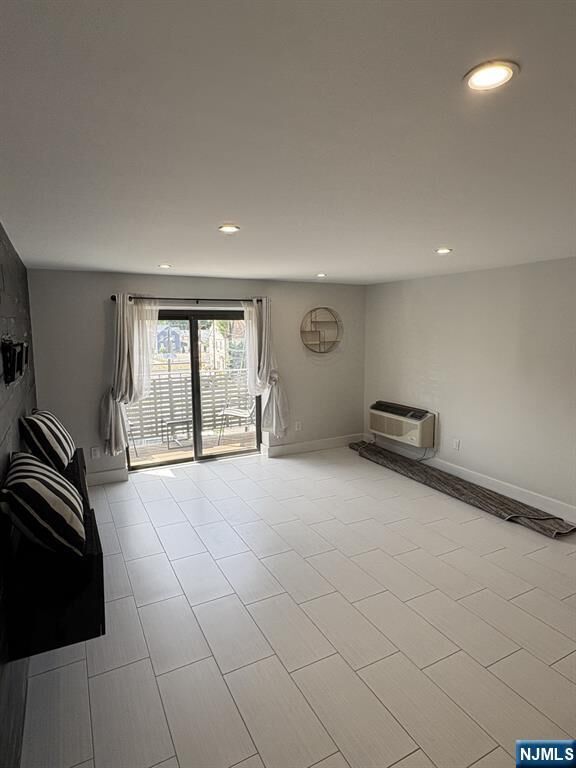 Property Photo:  281 Park Street 2L  NJ 07601 