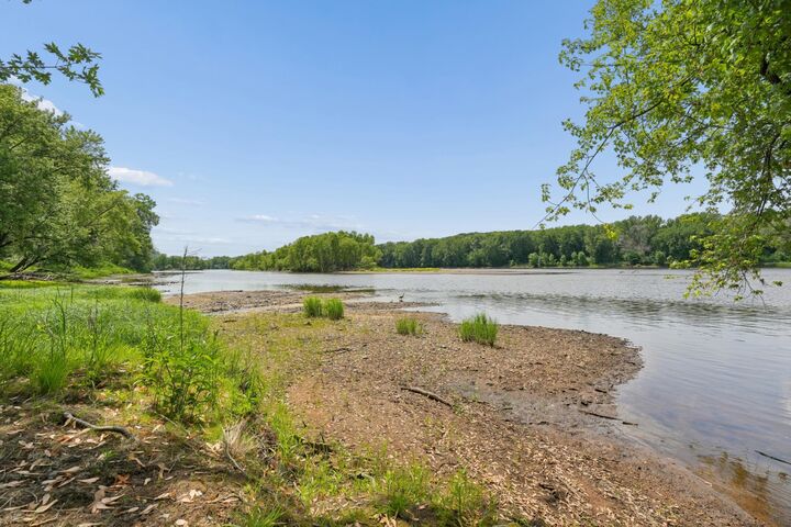 Property Photo:  901 N Cascade Street  WI 54020 