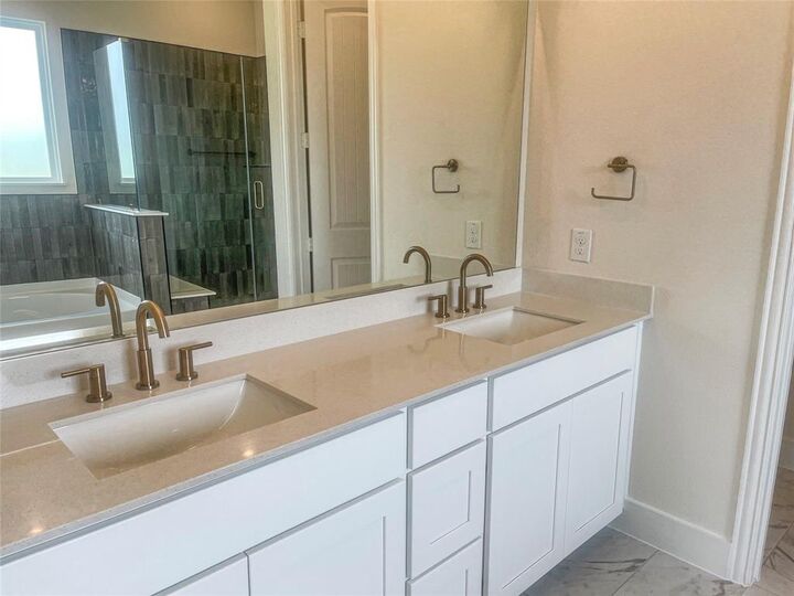 Property Photo:  117 Aiden Drive  TX 75165 