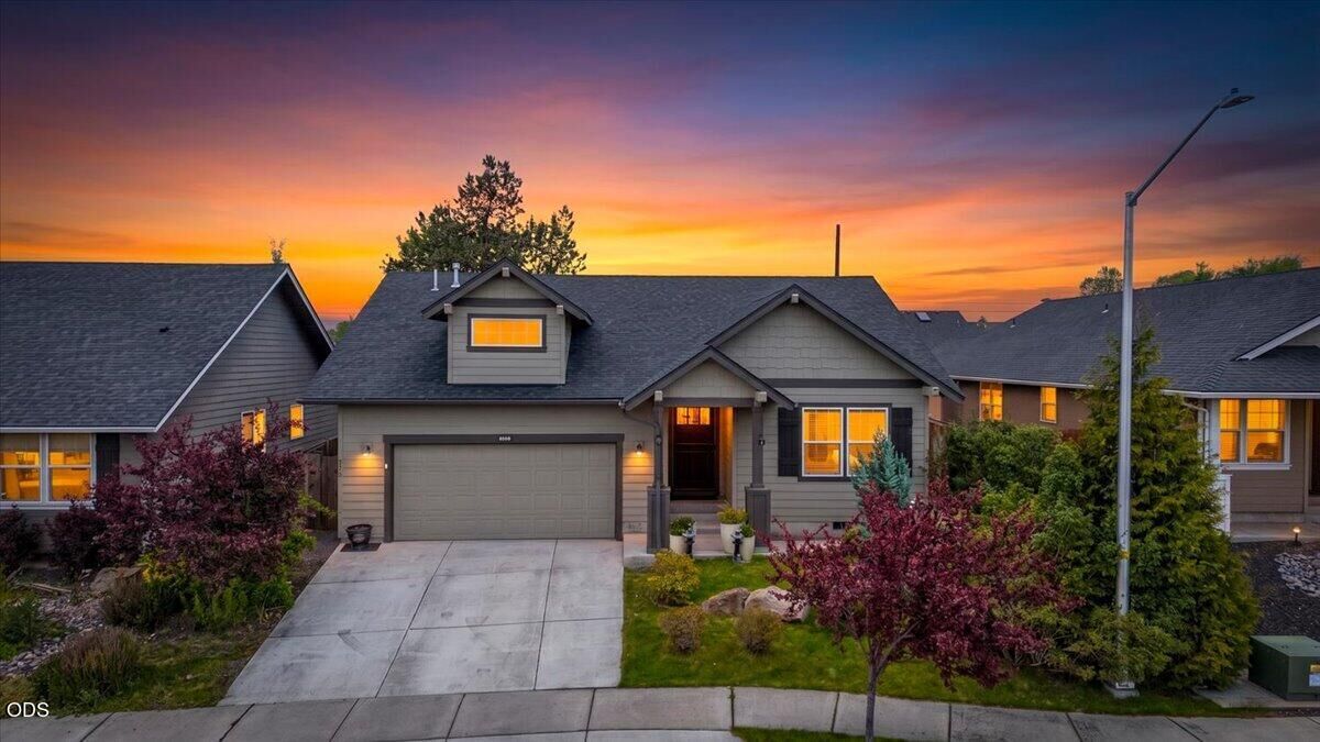 Property Photo:  270 NW 33rd Street  OR 97756 