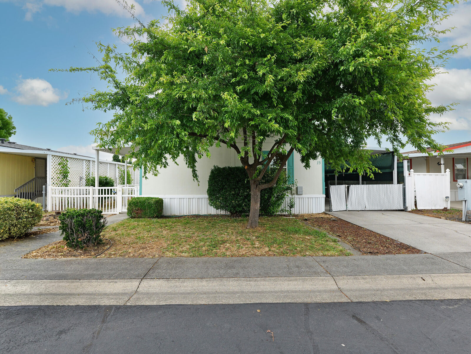 Property Photo: 3501 Avenue C Spc 15 OR 97503