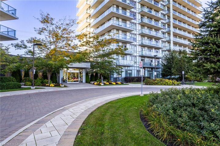 Property Photo:  4655 Glen Erin Drive 1501  ON L5M 0Z1 