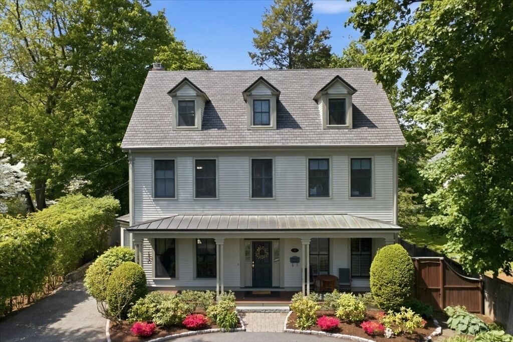 Property Photo: 7 Locust Ave MA 02421