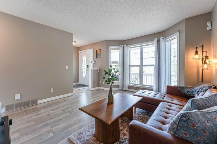 Property Photo:  142 Bridlewood Manor SW  AB T2Y 3T5 